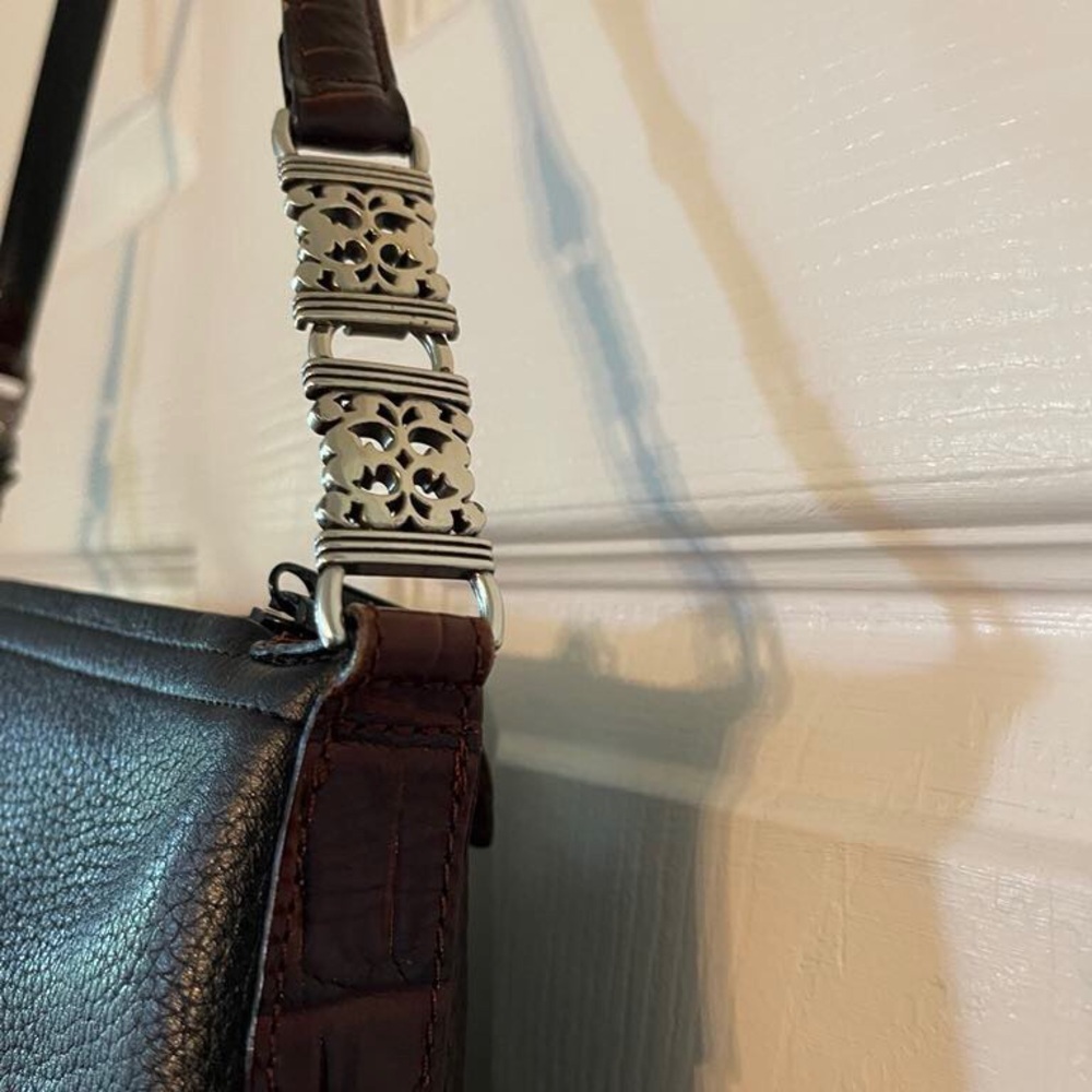 Brighton Black and Brown Shoulder Bag with Sleek Design - Picture 4 of 15